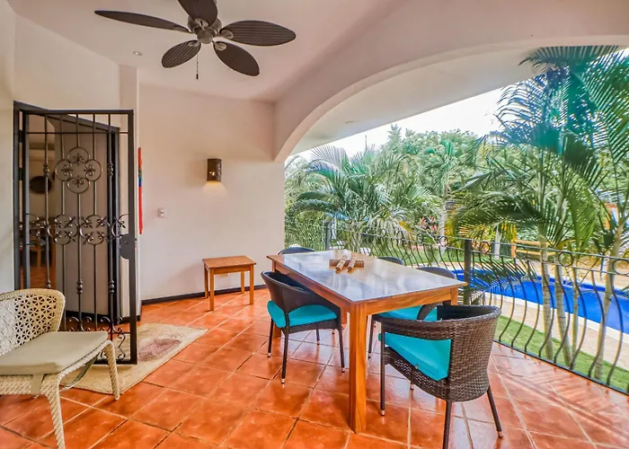 Casa Mimosa Poolside